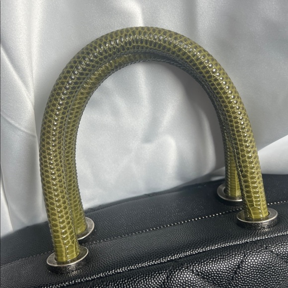 Chanel Coco Handle Bowling,black caviar quilted lizard-embossed top handle - Picture 9 of 17